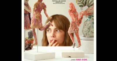 Review Film Showing Up (2023): Lizzy dan Jo