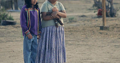 Sinopsis Film Frybread Face and Me (2023): Dua Sepupu di Peternakan Nenek