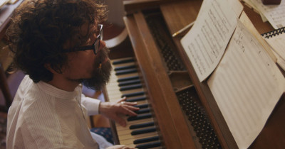 Sinopsis Film She Came To Me (2023): Mencari Inspirasi