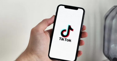 Apa Hukum Main Sosial Media saat Berpuasa