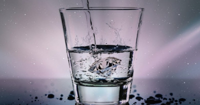 Peristiwa perubahan wujud dari cair menjadi gas melalui penyerapan kalor disebut