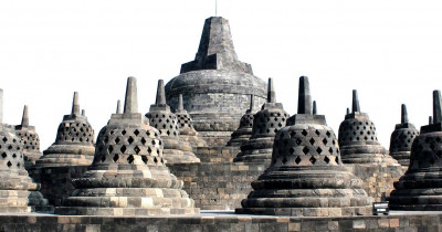 Salah satu keajaiban dunia yang terdapat di indonesia adalah